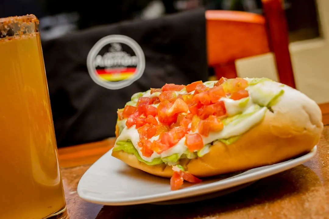 Imagen de un completo de Secreto Alemán